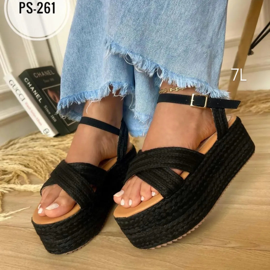 gid://shopify/MediaImage/24692267647070